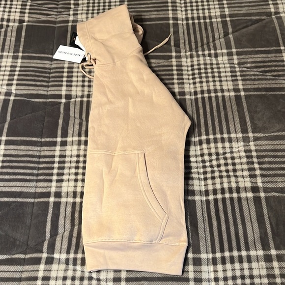 NWT Hoodie & Pintuck Jogger Lounge Set - Picture 9 of 9